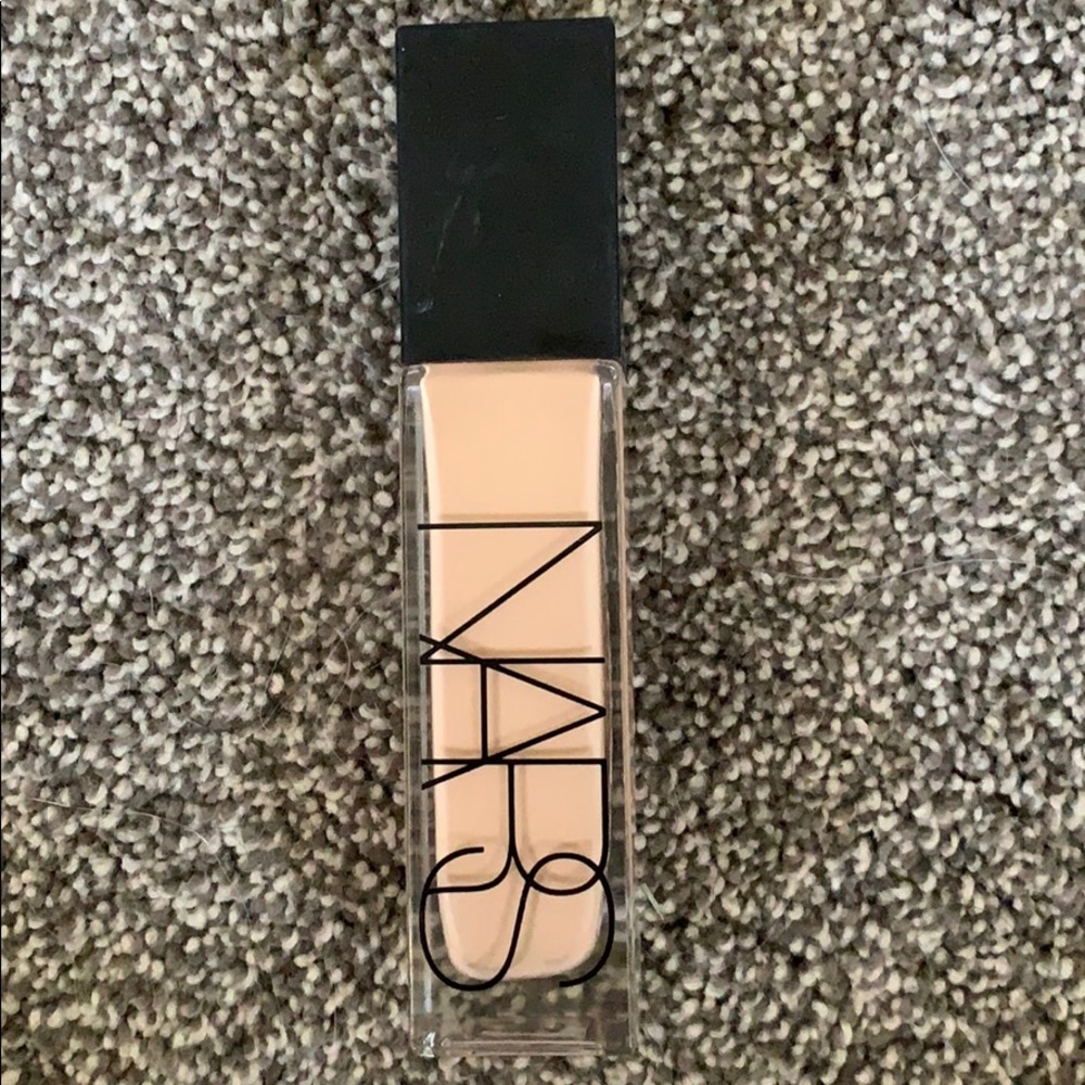 NARS Natural Radiant Foundation